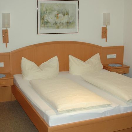 Hotel Garni Jennewein Mayrhofen Quarto foto